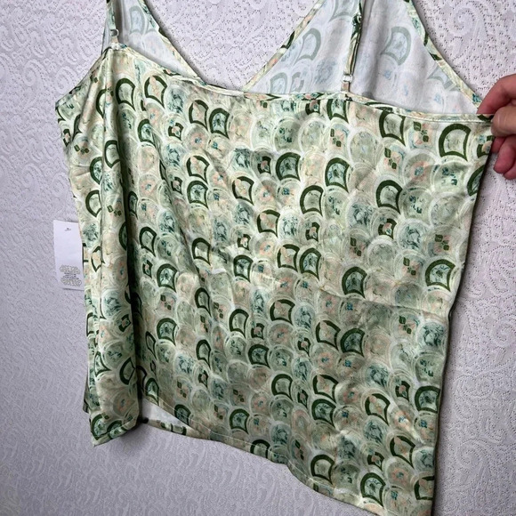 Never Fully Dressed Green Marble Print Cami Top Women's Size 18 - Picture 9 of 12